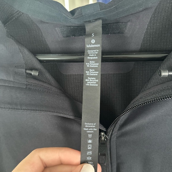 Menโs Lululemon Jacket- like new ๐ฅ - Picture 4 of 10